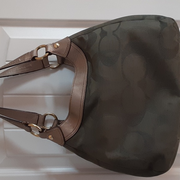 Coach,Logo Hobo Bag - Hunter Green & Burnished Gld - Picture 7 of 12